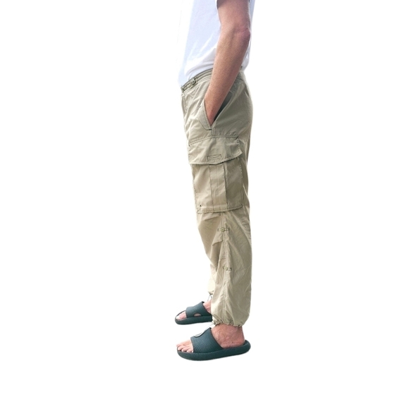 Gap Lightweight Neutral Khaki Cargo Pants Drawstring Waist + Ankles men's small - Picture 3 of 11